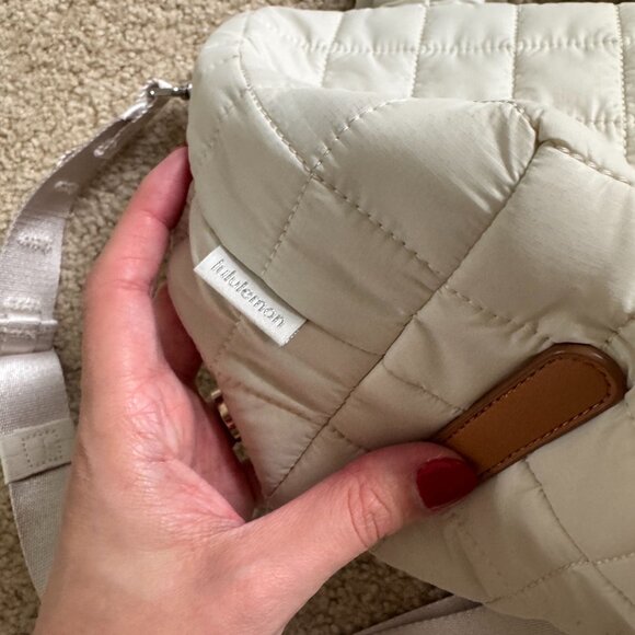 Lululemon Quilted Grid Tote Bag - Picture 7 of 13